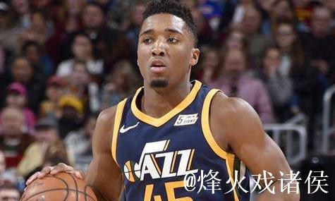 米切尔本赛季已投进100记三分,联盟唯一一位 米切尔本赛季已投进100记三分,联盟唯一一位